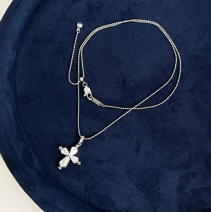 Dainty Cross Pendant Choker Necklace [E62MVO1I]
