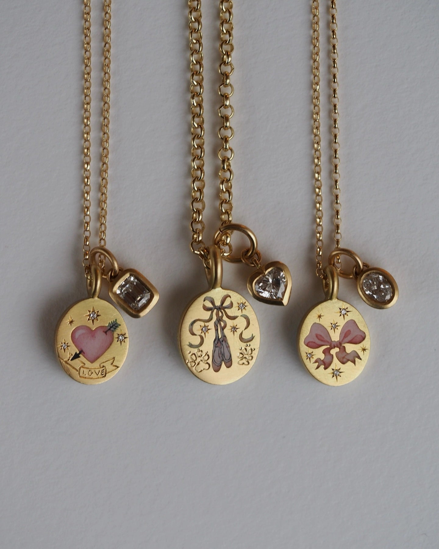 Dainty Floral and Heart Pendant Necklace [Q7F8C6NX]