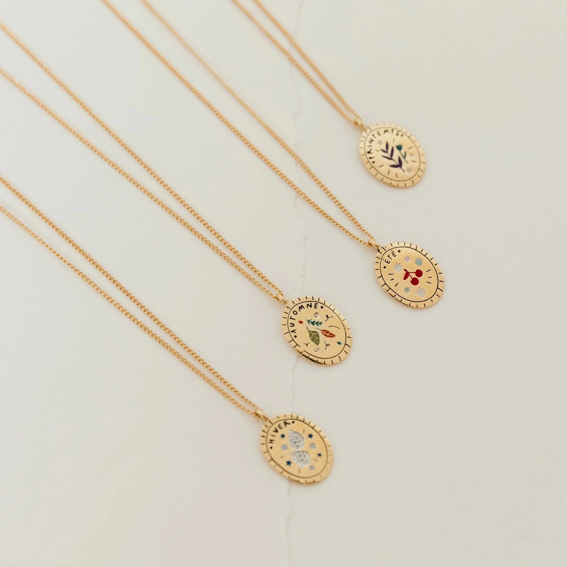 Dainty Floral Pendant Necklace [ELF5AXTW]