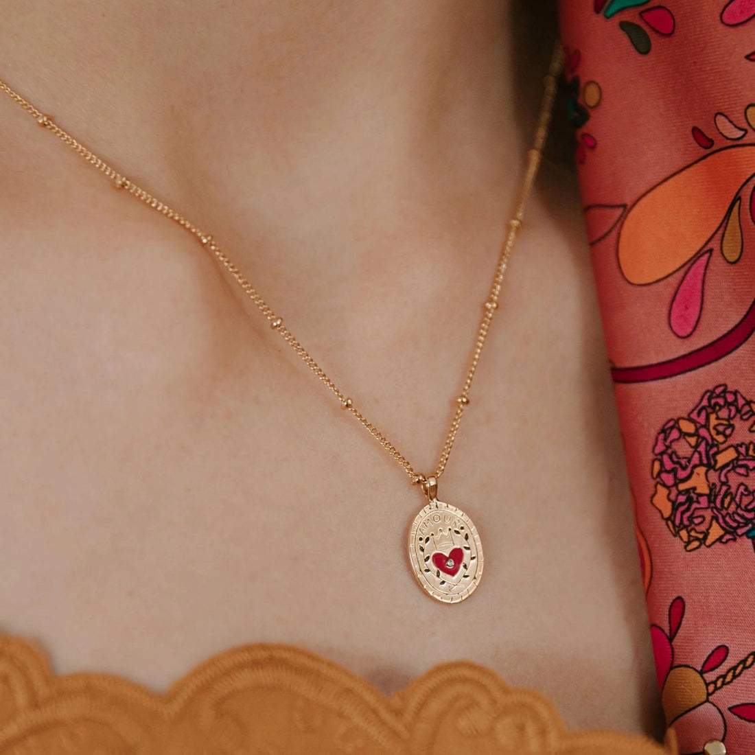 Dainty Floral Pendant Necklace [26DBB1T8]