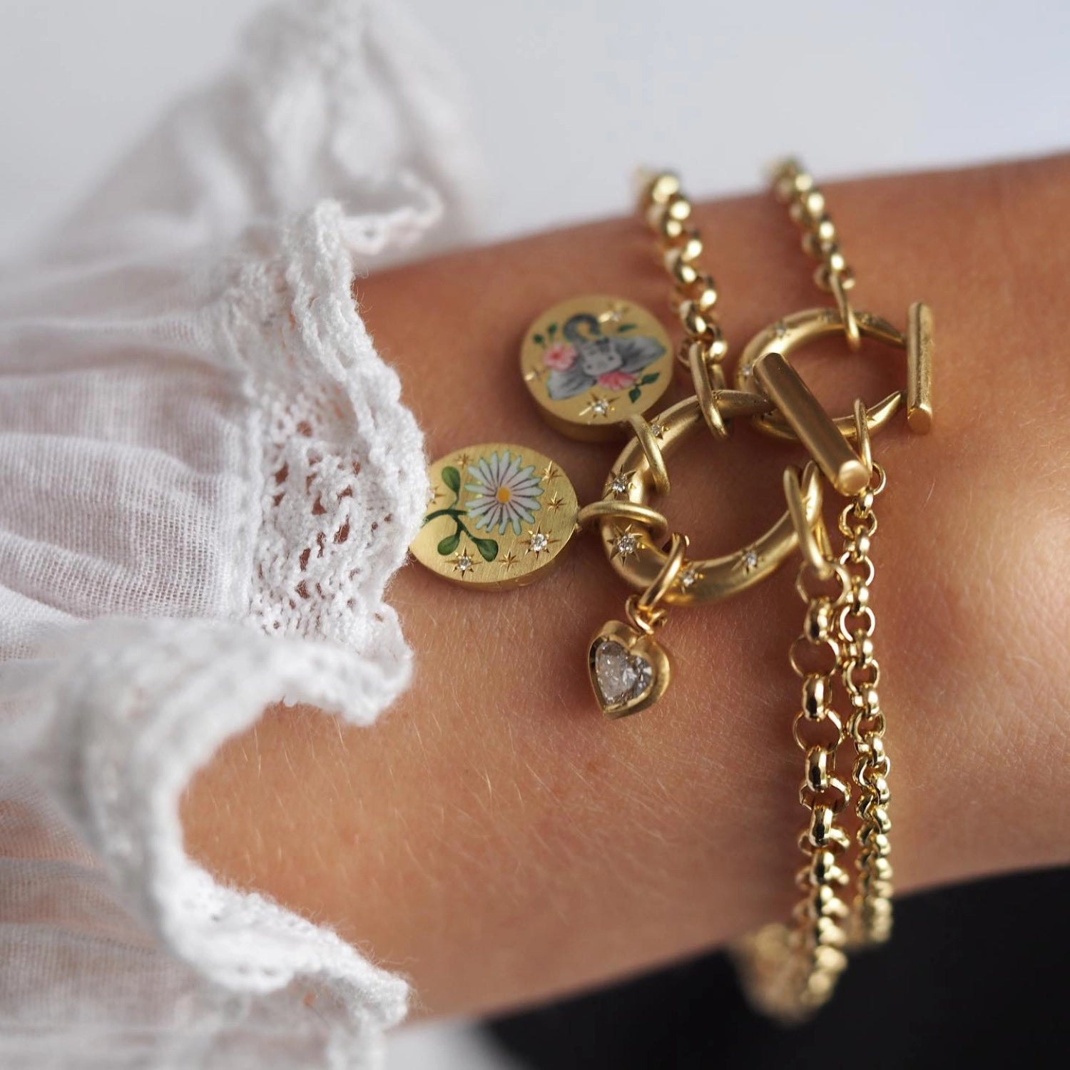 Dainty Floral Pendant Necklace [78W17P3C]
