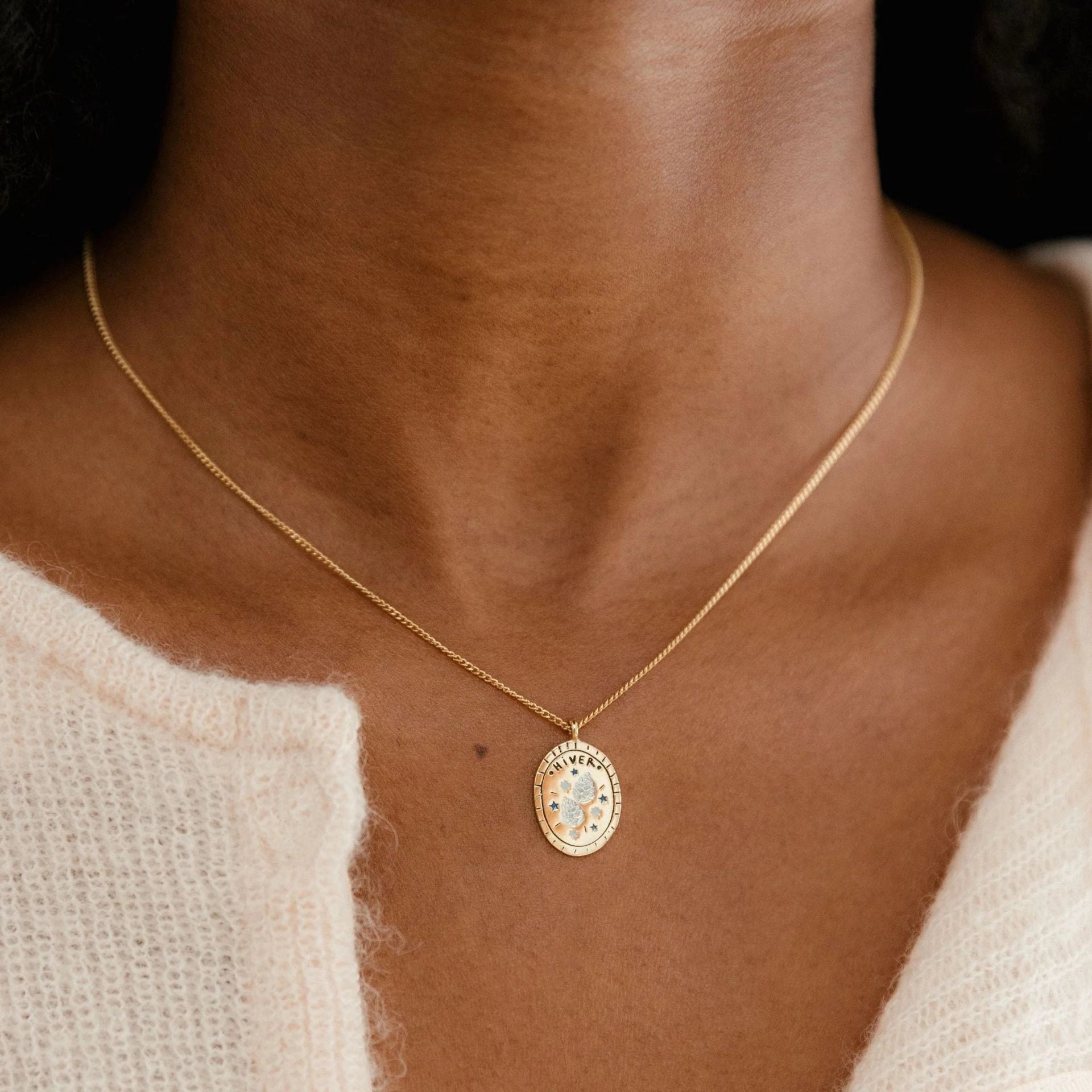 Dainty Floral Pendant Necklace [OS0K5112]
