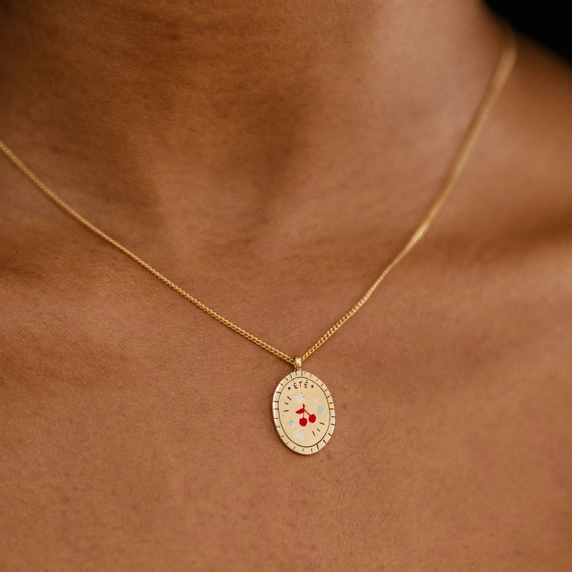 Dainty Floral Pendant Necklace [IVJK4T0L]