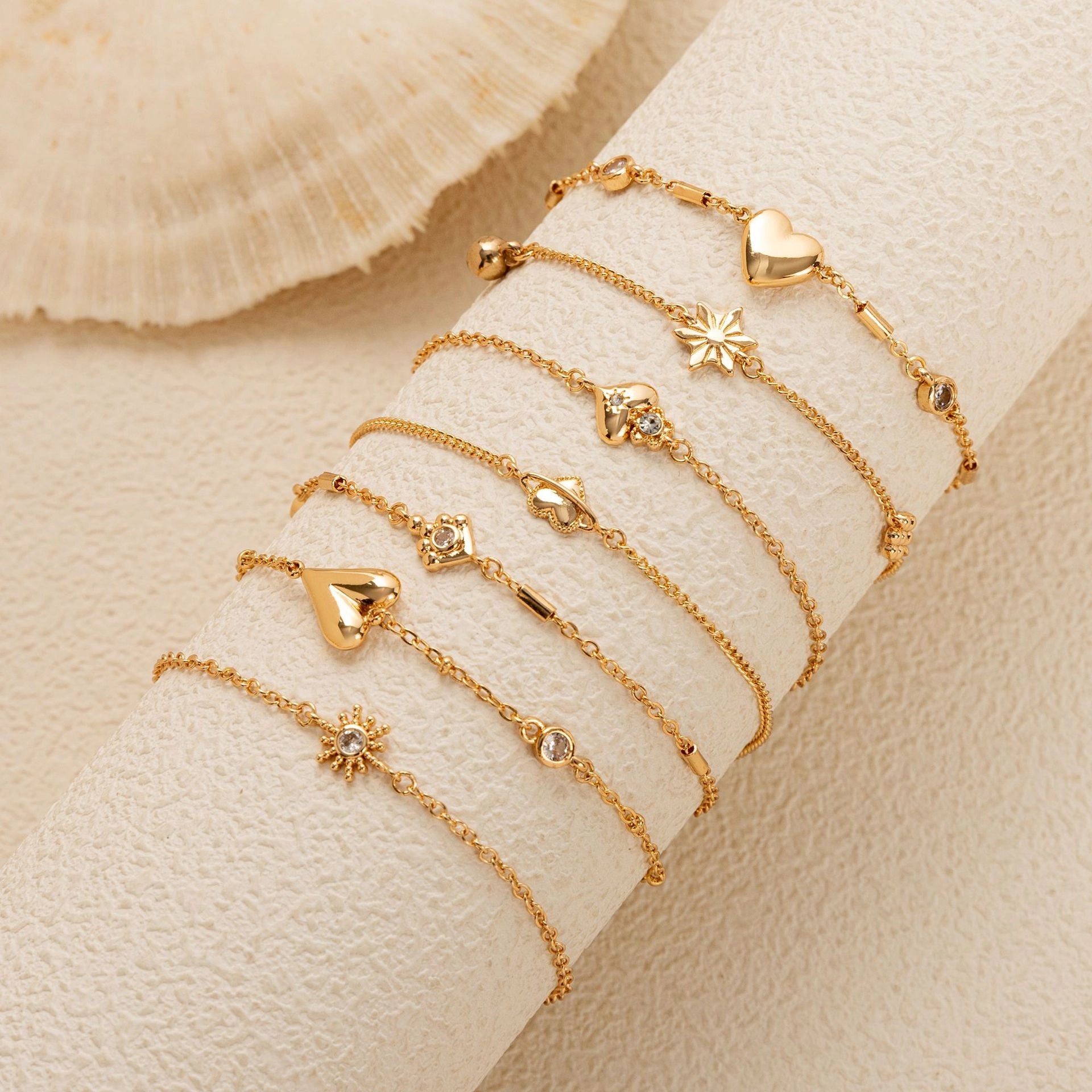 Dainty Heart Charm Adjustable Bracelet [ASH50T84]