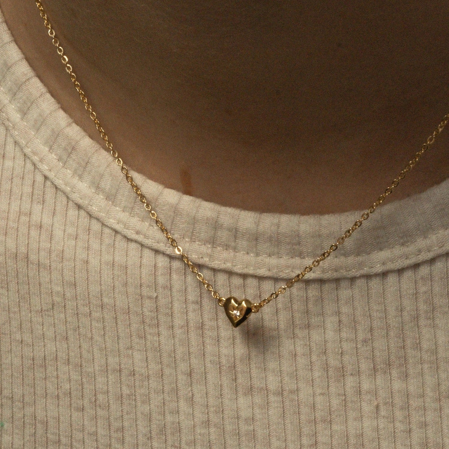 Dainty Heart Pendant Necklace [42AIK59S]