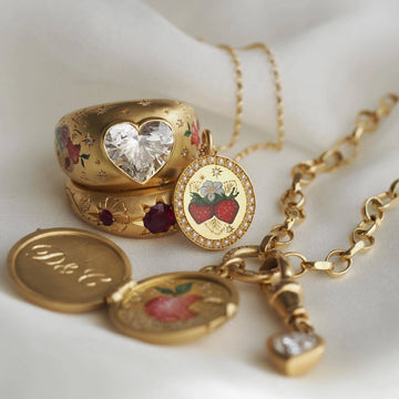 Dainty Pearl Strawberry Pendant Necklace [V6T8N7G3]