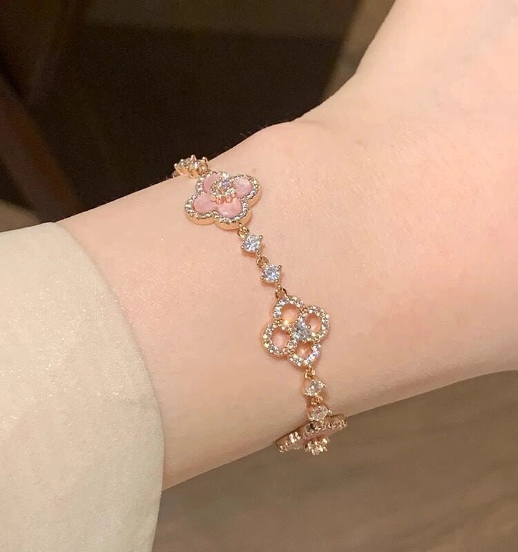 Dainty Petal Charm Bracelet [9M80NTAV]