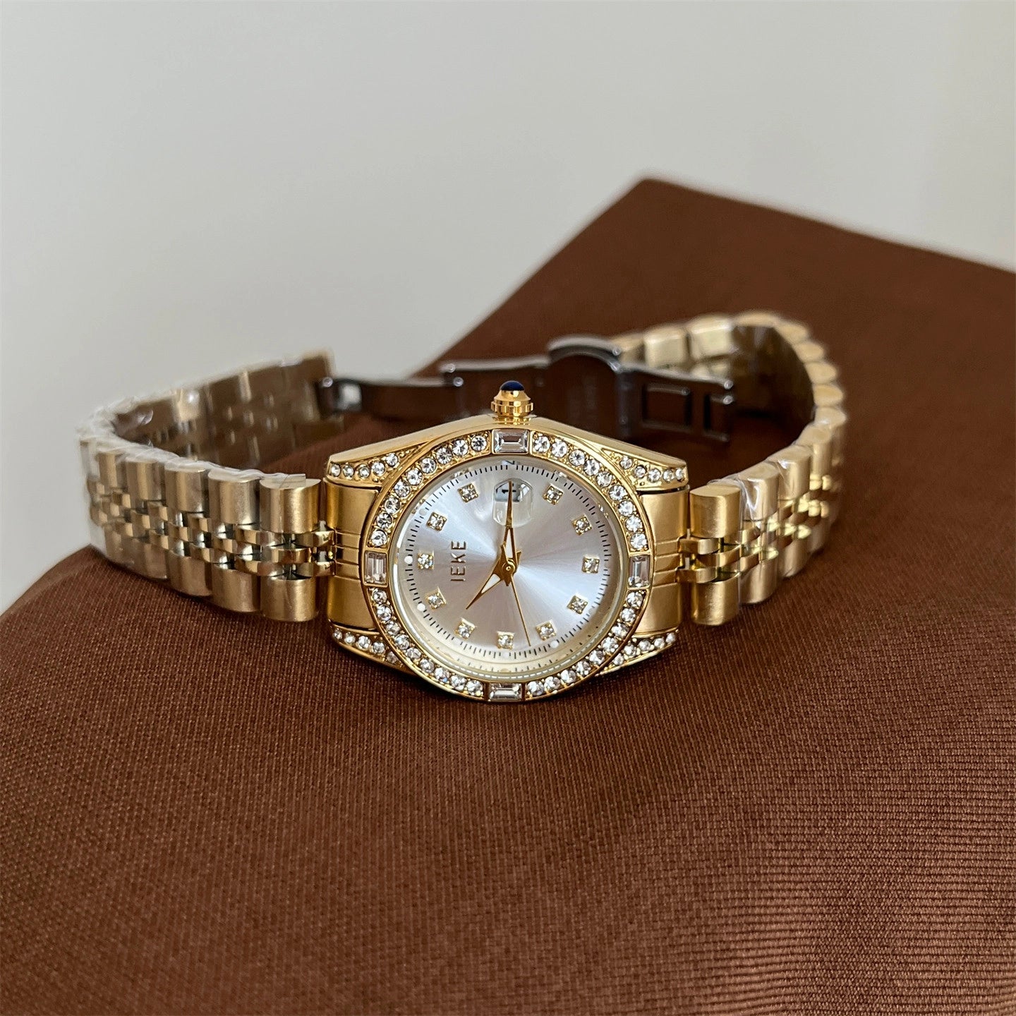 Dainty Round Dial Bracelet Watch [7MDUVCN8]
