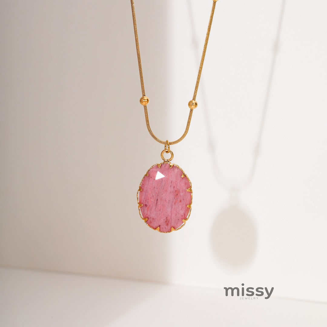 Davina Red Oval Pendant Necklace [WG0PE84Q]