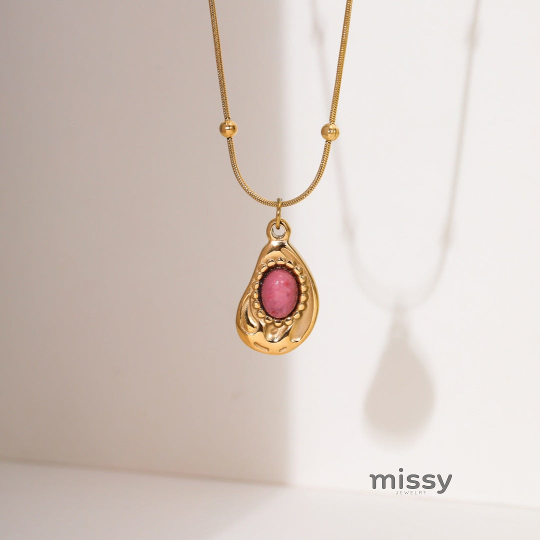 Davina Red Oval Pendant Necklace [PCA9UM4A]