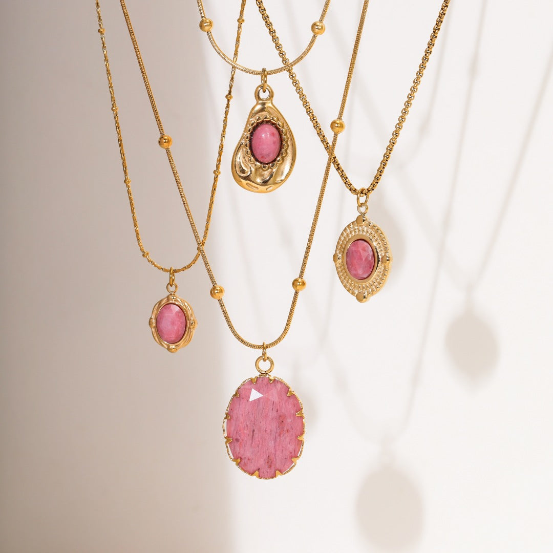 Davina Red Oval Pendant Necklace [GAQRV1YX]