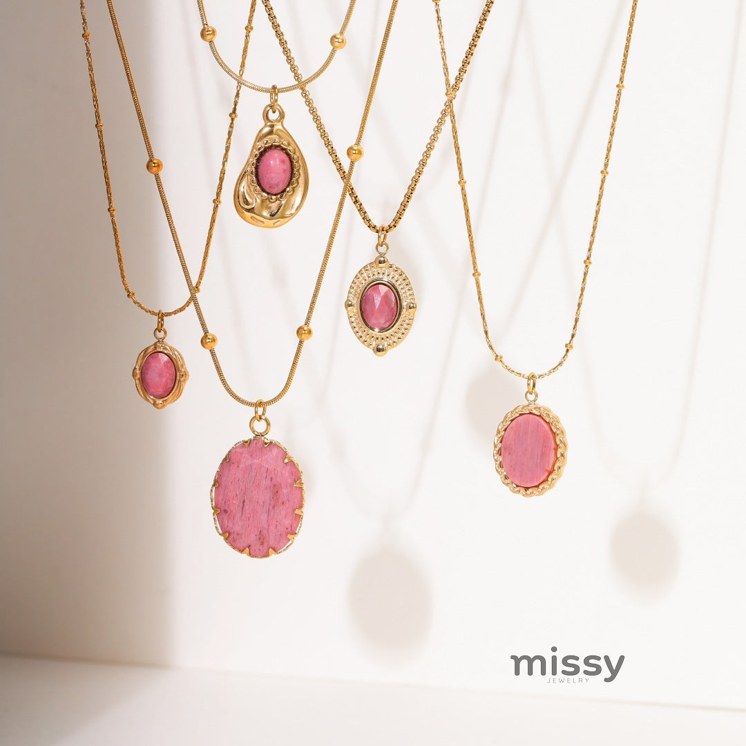 Davina Red Oval Pendant Necklace [OAZEV4D6]