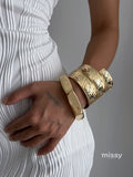 Desire Hammered Cuff Bracelet [RMOUKS8L]