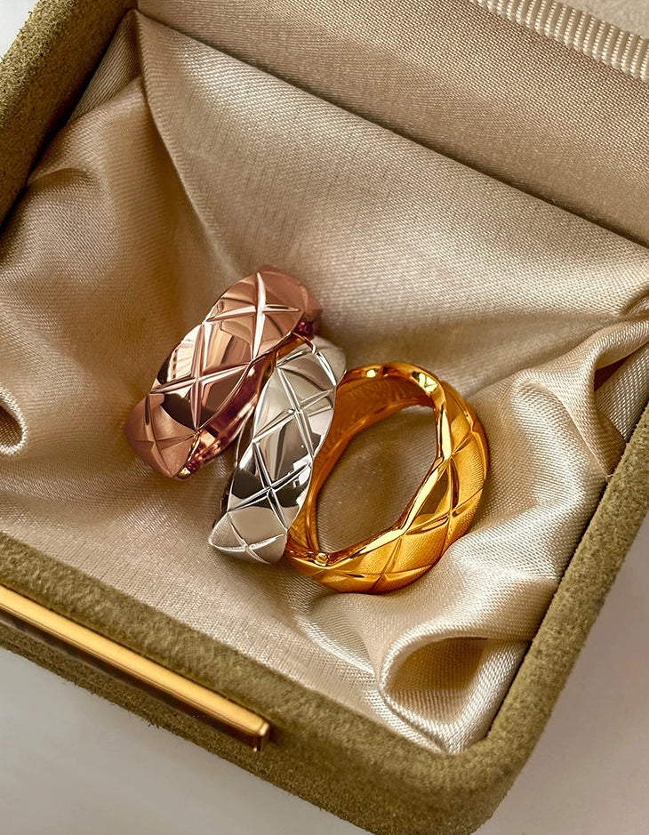 Diamond Pattern Stacking Ring [22V4WEIV]