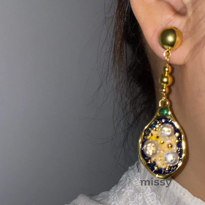 Dream Blue Chinoiserie Earrings [EPIH9NRC]