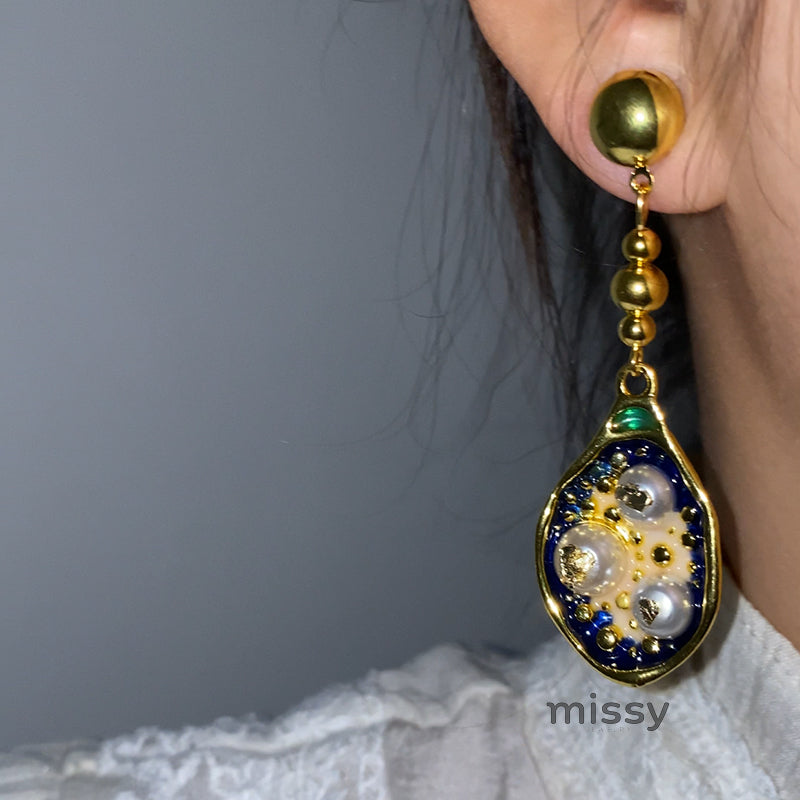 Dream Blue Chinoiserie Earrings [E3B2FXWW]