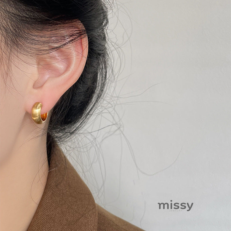 Ebony Frosted Circle Ear Cuffs [QSC3PVA1]