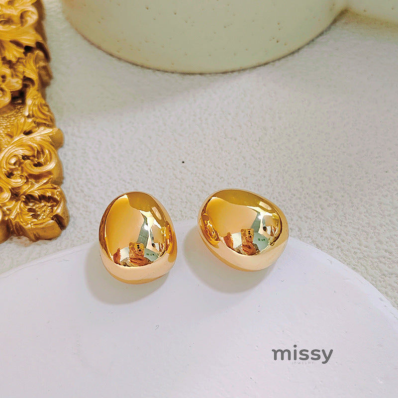 Ebony Sculptural Oval Studs [MX2VDQ4F]