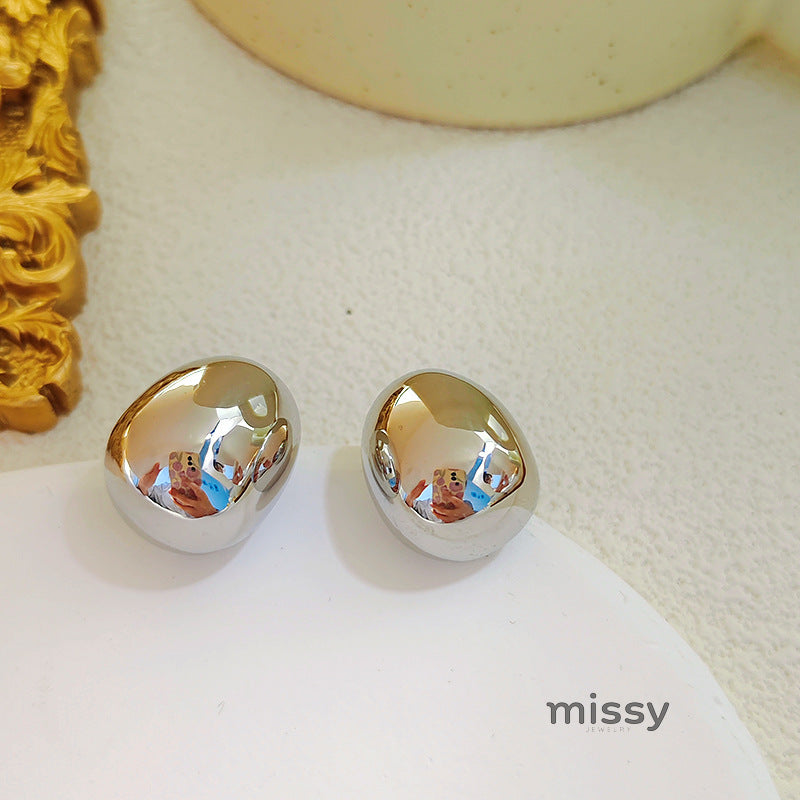 Ebony Sculptural Oval Studs [EFUZVIGF]