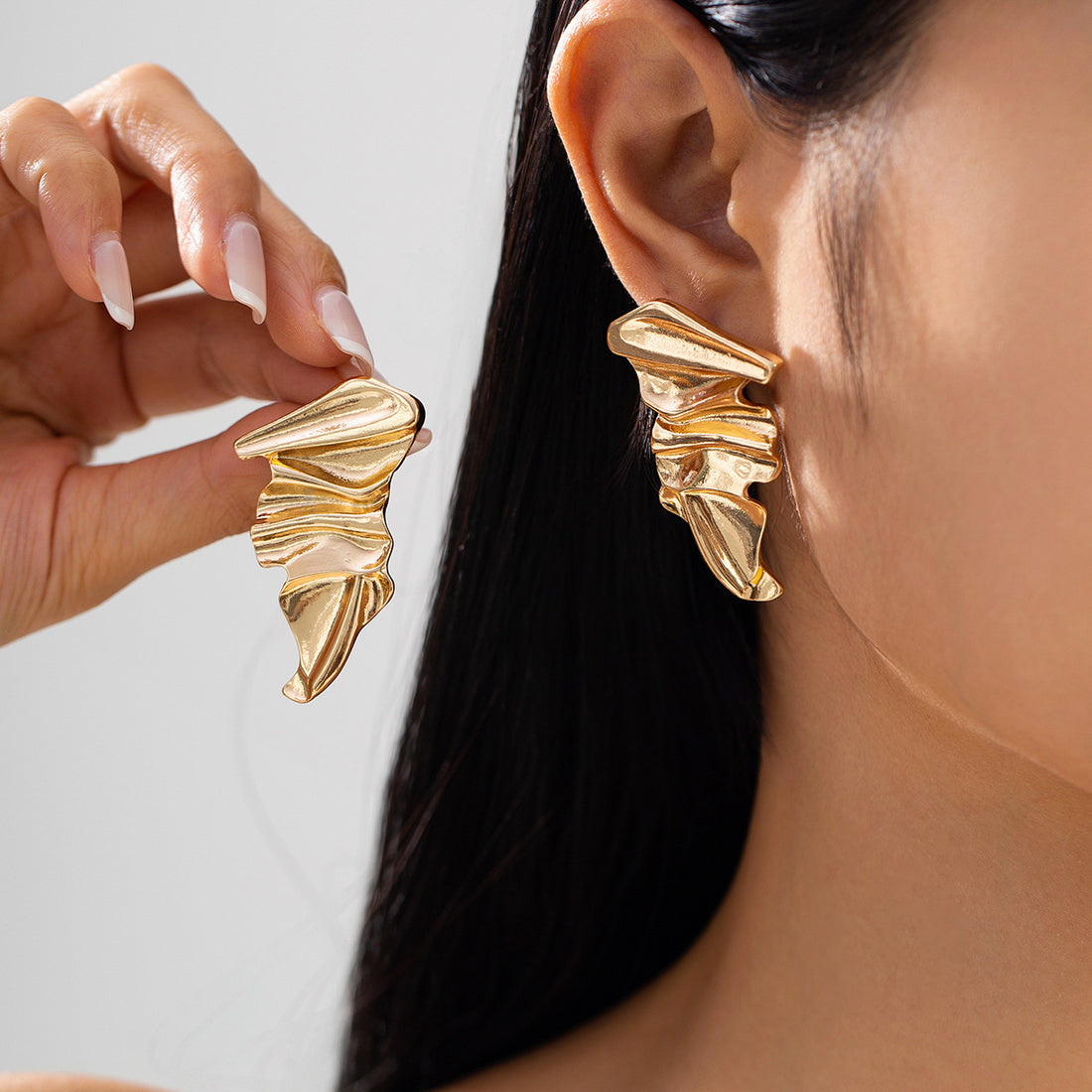 Eila Pleated Statement Earrings [CRIMNZCH]
