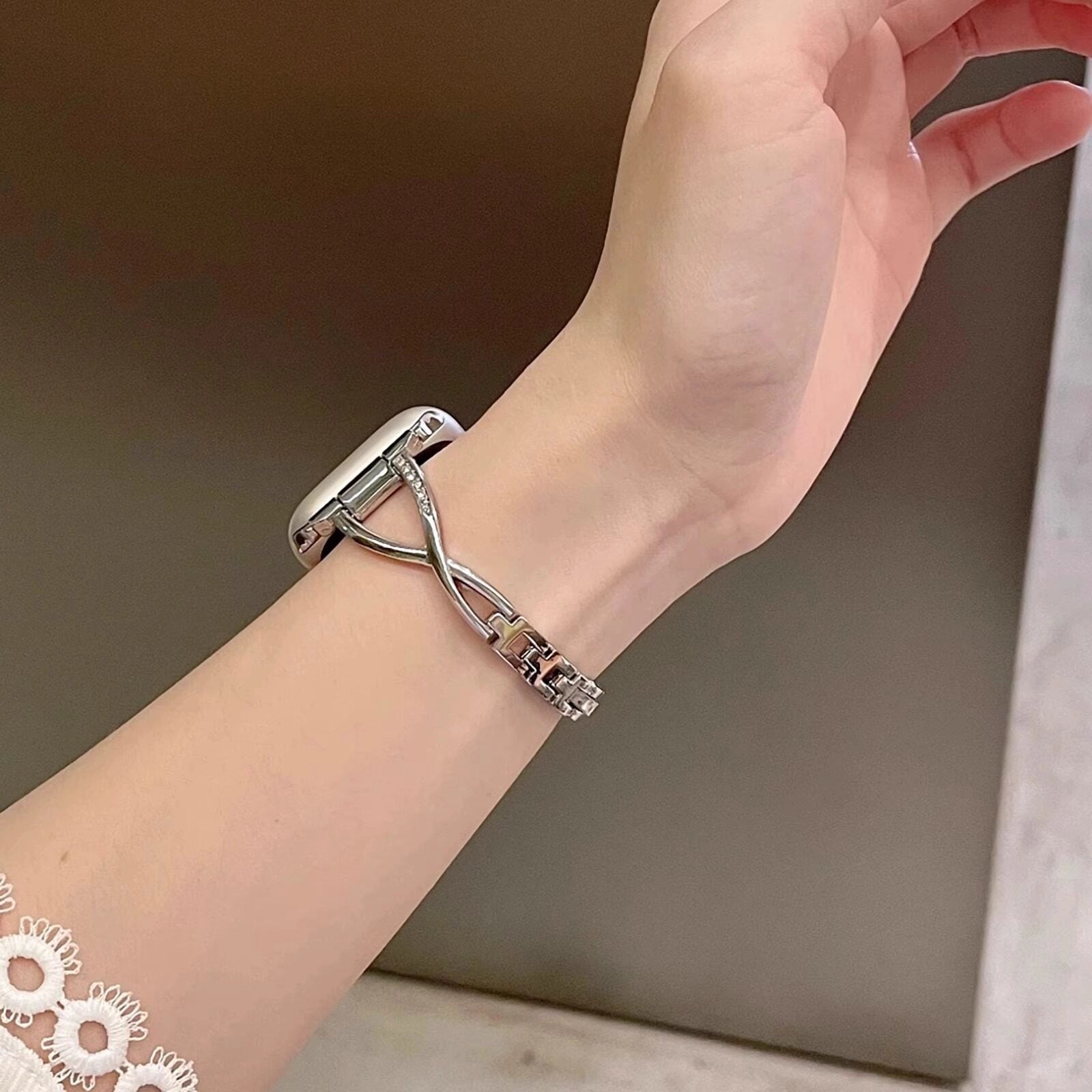 Elegant Diamond Inlaid Metal Watch Strap [WYKI64MN]