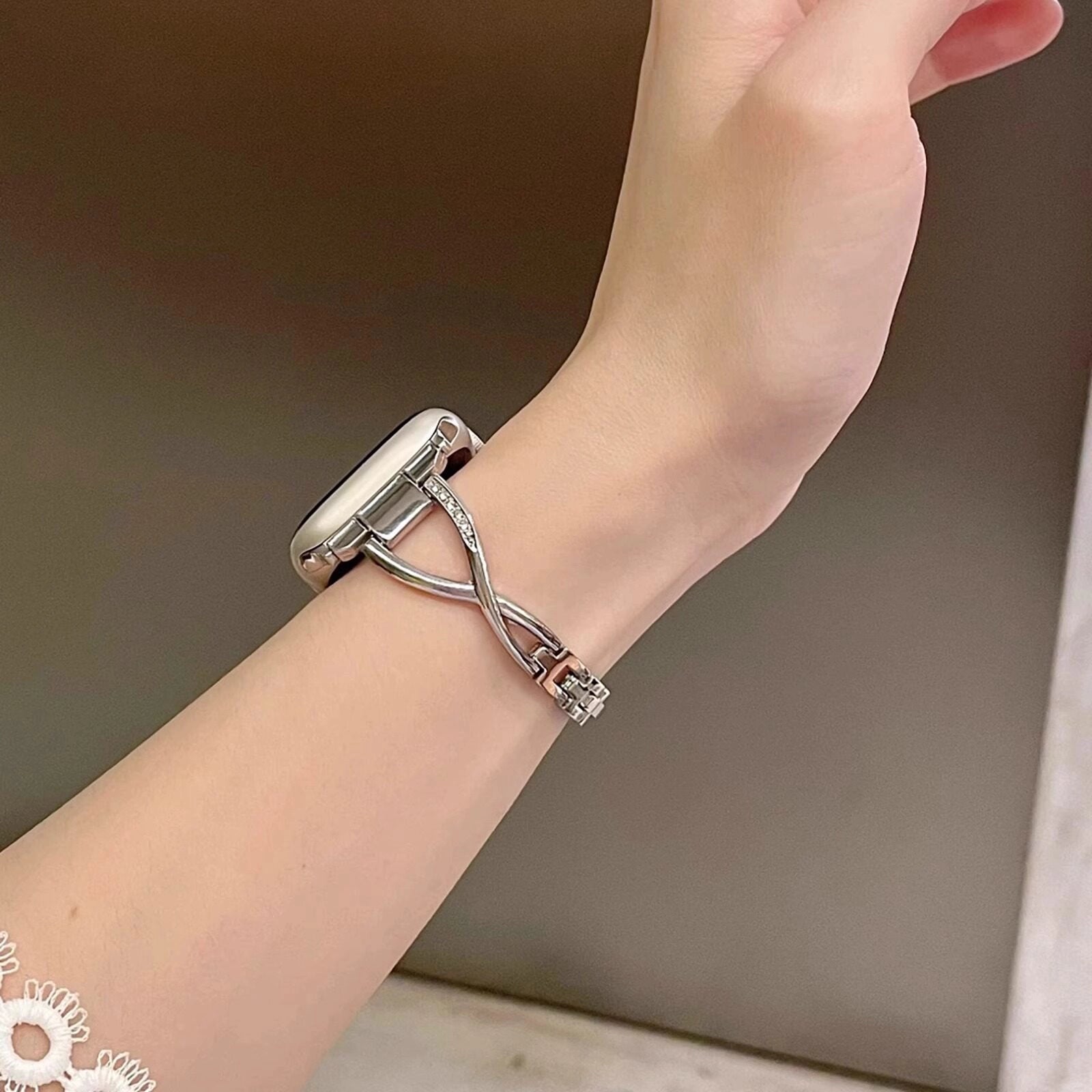 Elegant Diamond Inlaid Metal Watch Strap [DU62ET5E]