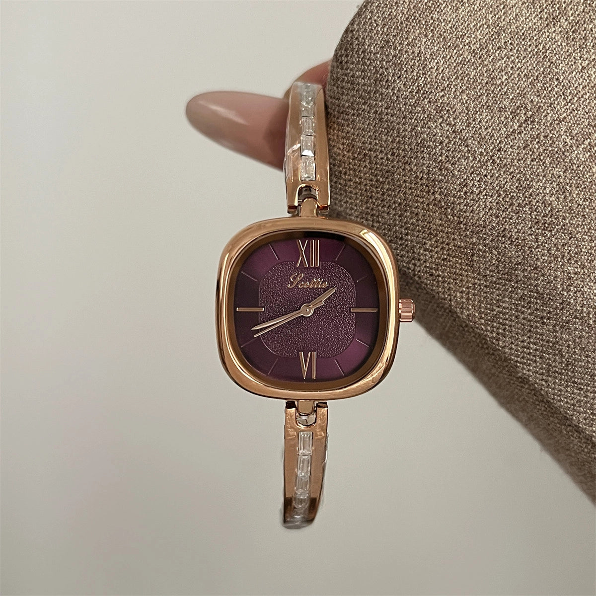 Elegant Square Bracelet Watch [1NGV4ZP1]