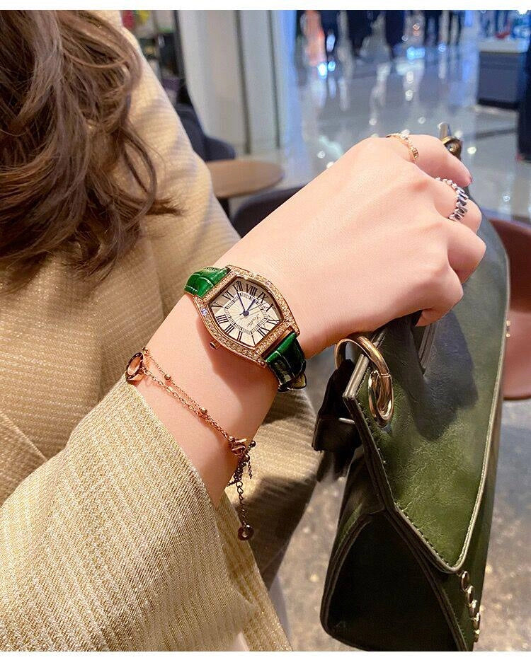 Elegant Tonneau Leather Watch [6LHVAUA4]