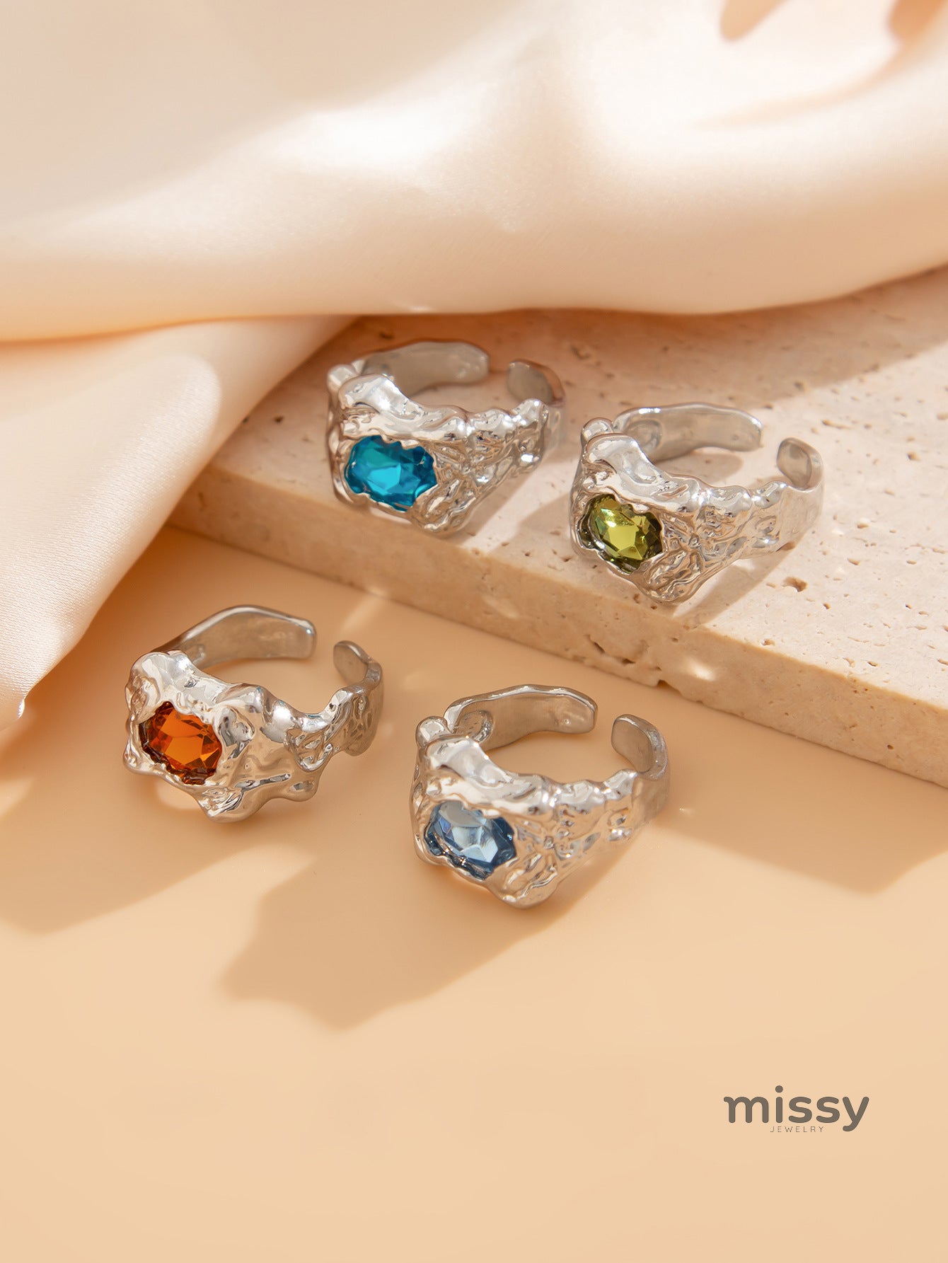 Ellah Pleated Stacking Rings [UGK3M3LE]