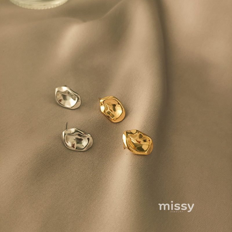 Ellanore Hammered Stud Earrings [RK3DBRVJ]