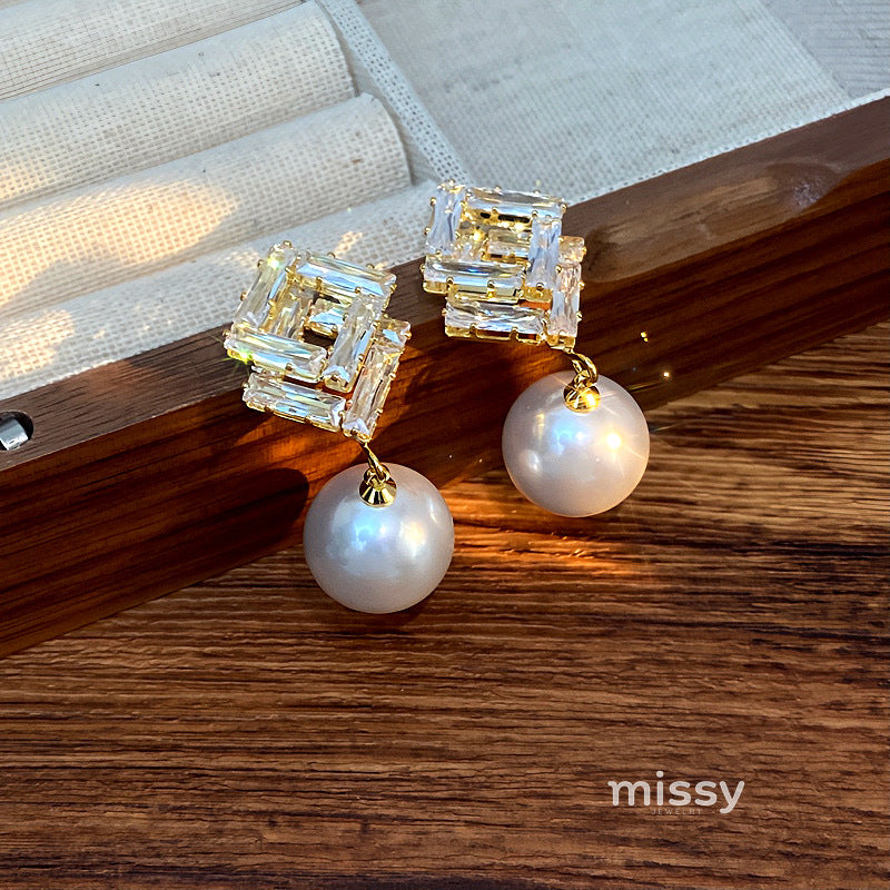 Ellee Geometric Pearl Zircon Earrings [TWYLLYZX]