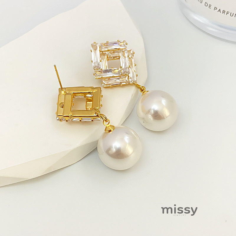 Ellee Geometric Pearl Zircon Earrings [9GELL9MM]