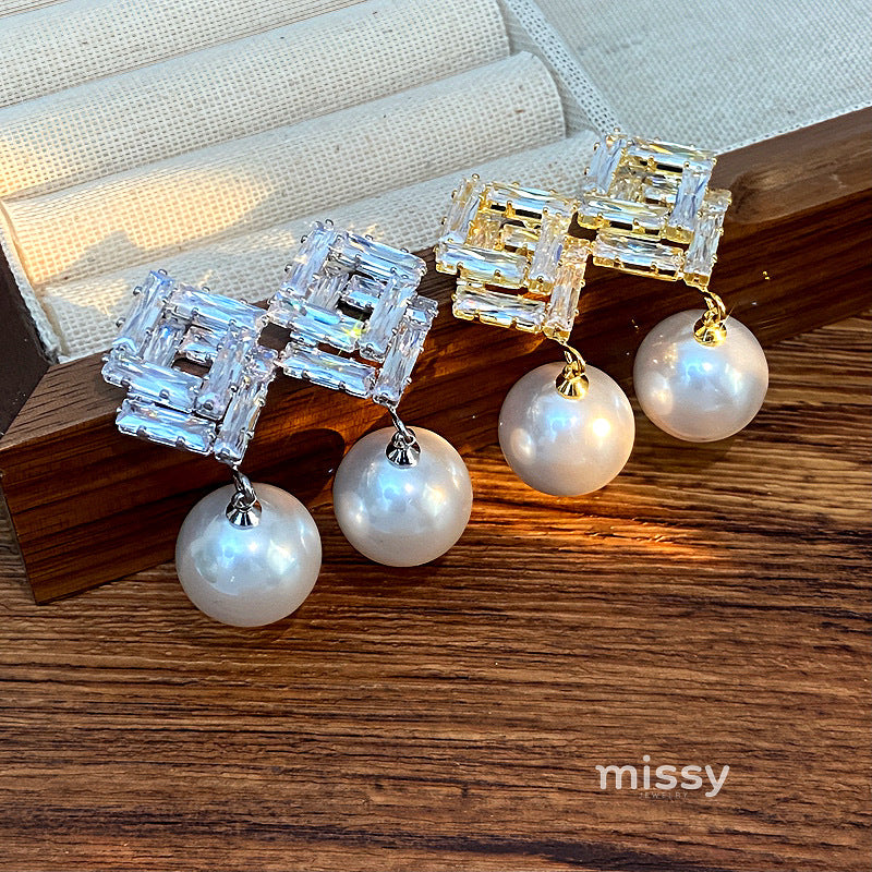 Ellee Geometric Pearl Zircon Earrings [52O3MQJ7]