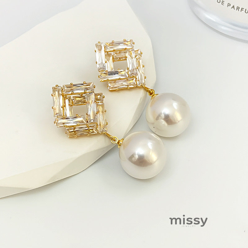 Ellee Geometric Pearl Zircon Earrings [463CBMMU]