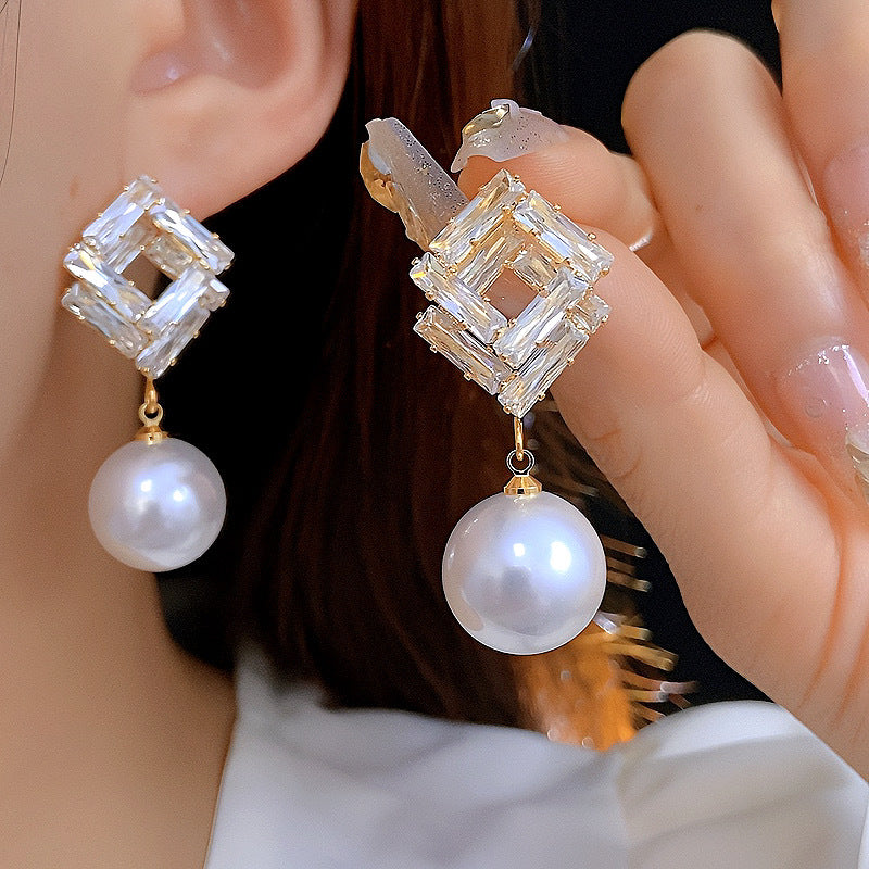 Ellee Geometric Pearl Zircon Earrings [52O3MQJ7]