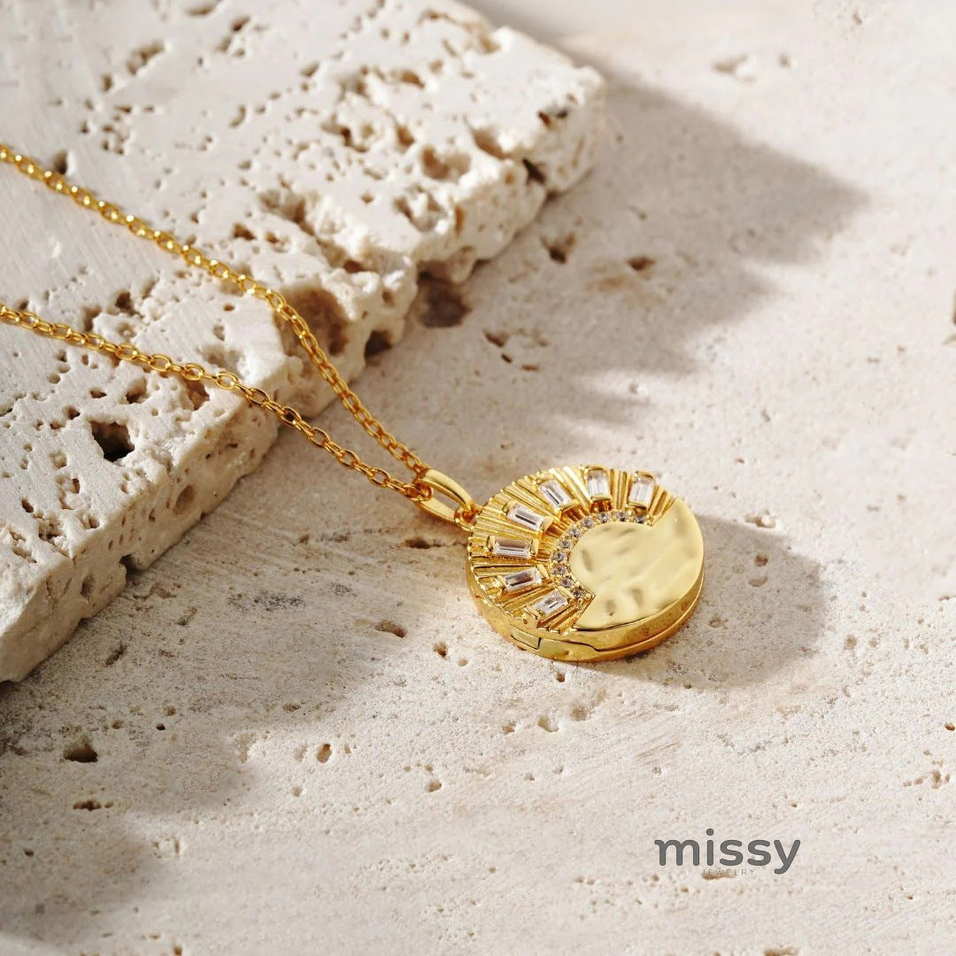 Ellena Celestial Locket Necklace [LX08O4EO]