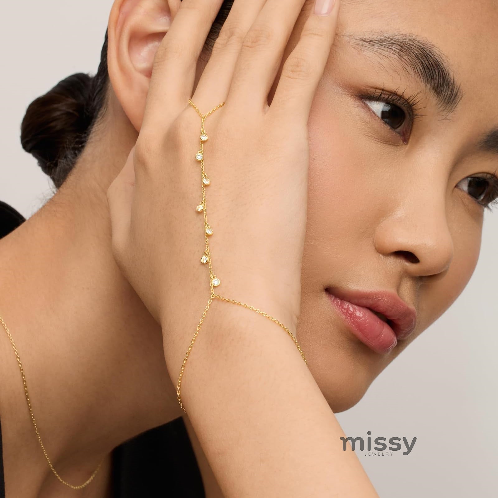 Elliette Gold Plated Finger Chain Bracelet [O2WFFCN4]