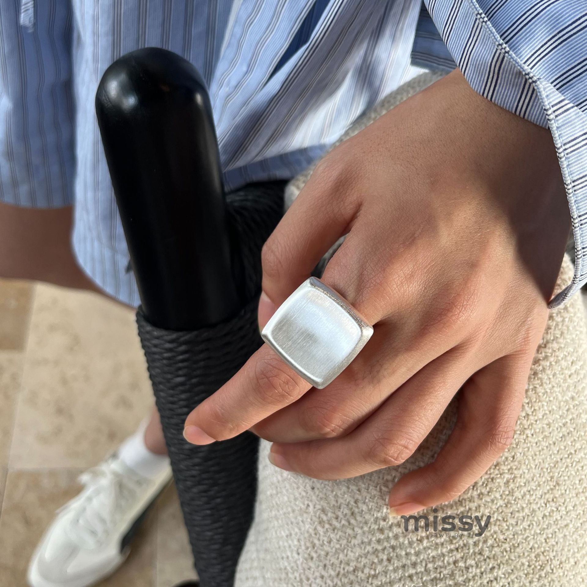 Emaline Brushed Geometric Open Ring [PT4XHVOJ]