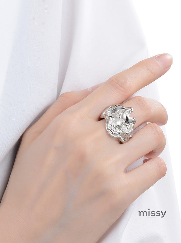 Embree Sculpted Open Ring [WVS2X8BU]