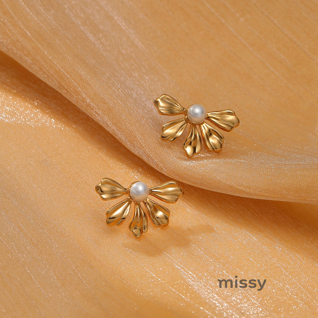 Emma Pearl Flower Earrings [E0AOZNRS]