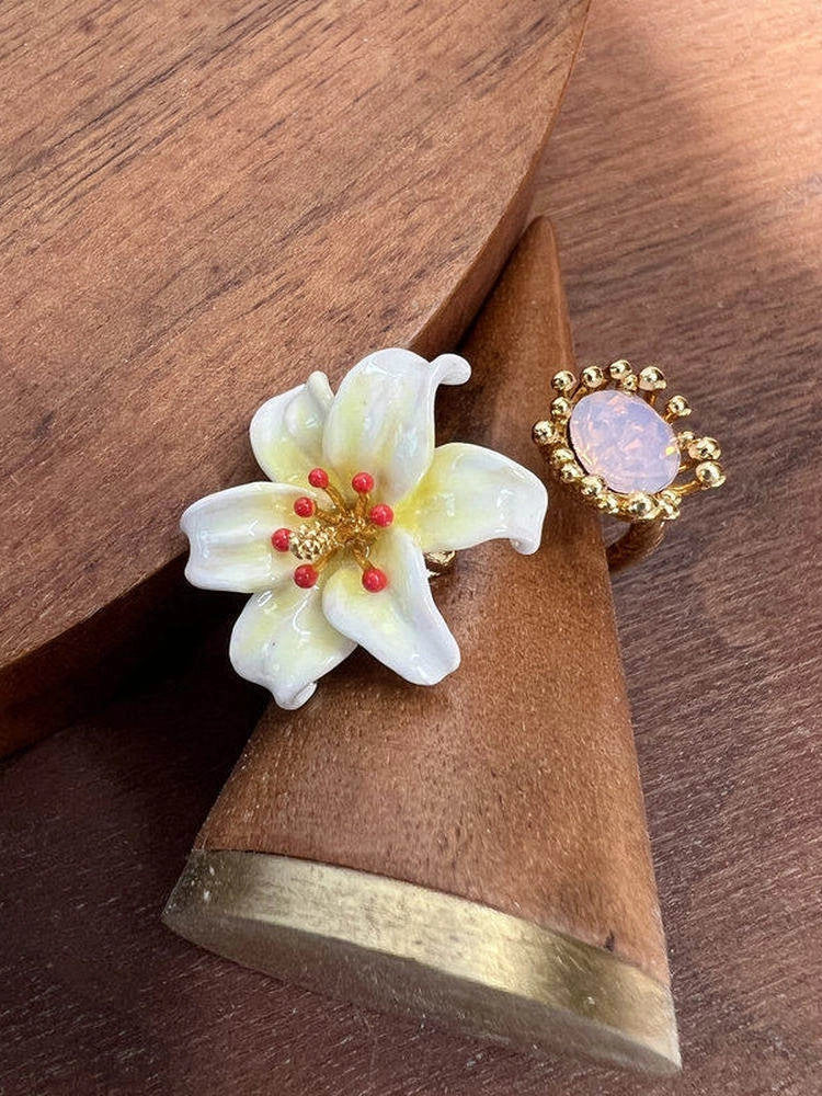 Enamel Lily Flower Adjustable Ring [MPW4B5NL]