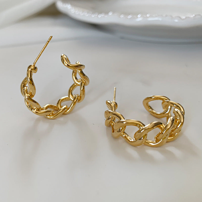 Esmee Crowned Chain Drop Earrings [WGY47UFR]