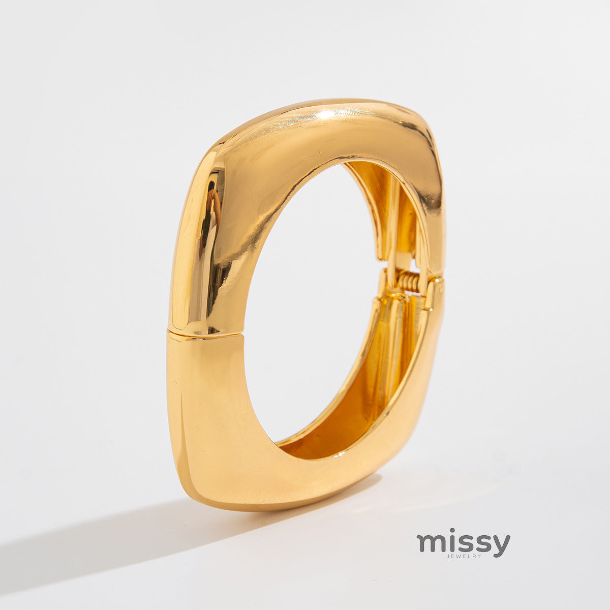 Evalee Statement Resin Bangle [VLXA8NG7]