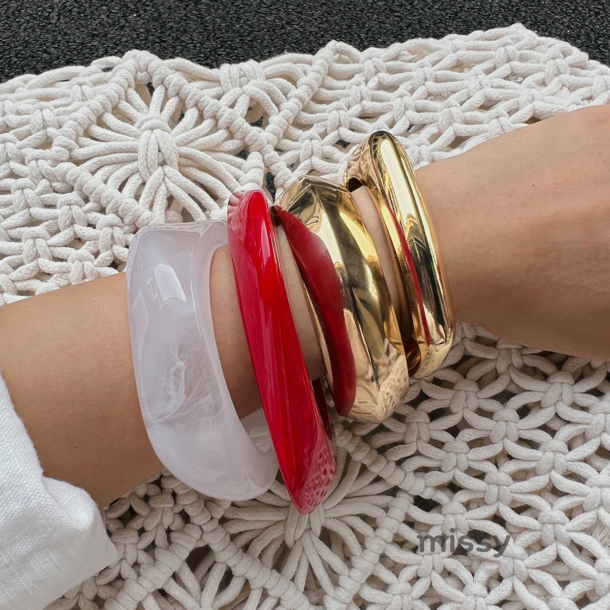 Evalee Statement Resin Bangle [Z9I591DI]
