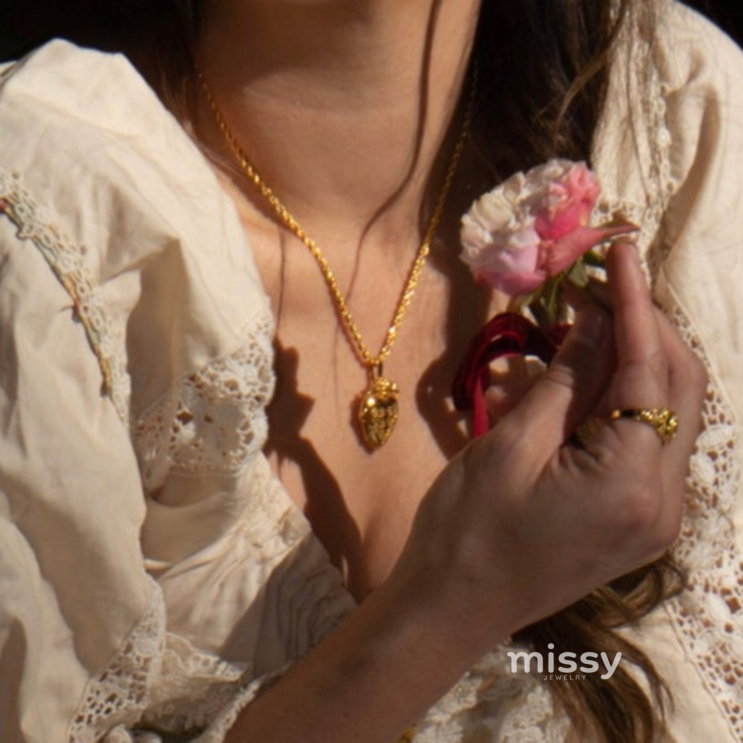 Fannie Keepsake Locket Necklace [6MYZEVEY]