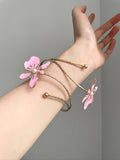 Floral Enamel Open Cuff Bracelet [FQK4QN6I]