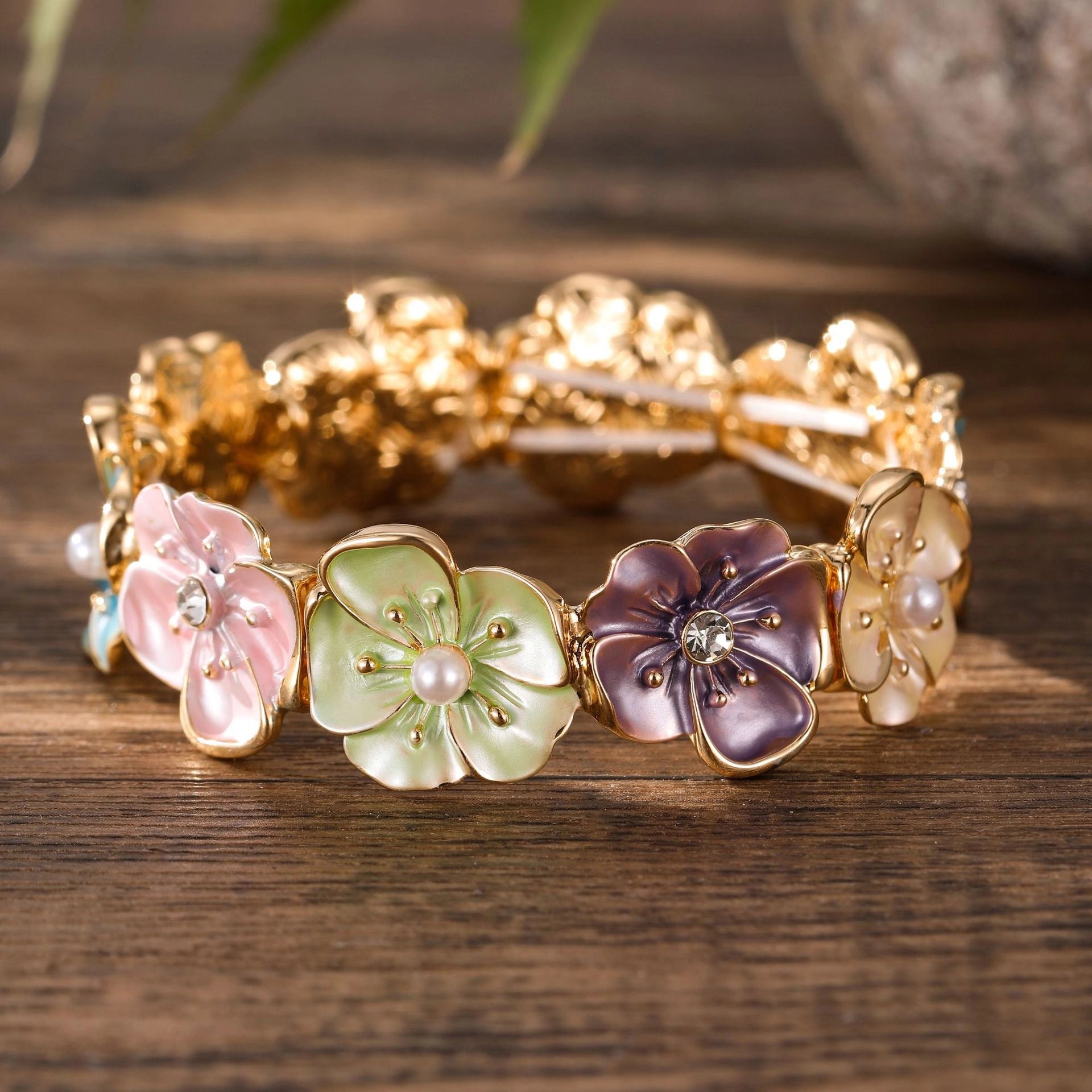Floral Enamel Stretch Bracelet [32TF35JC]