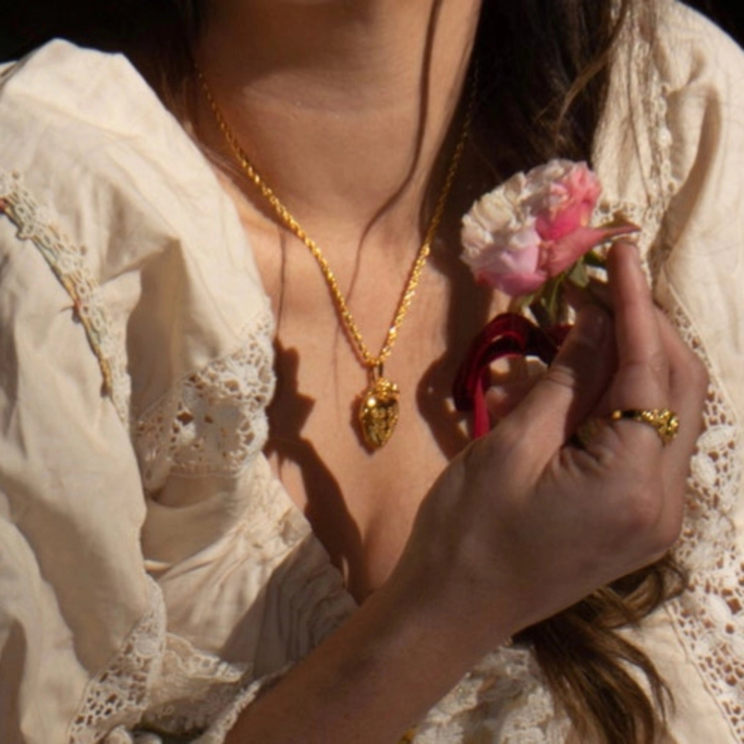 Floral Heart Locket Necklace [JWI1ZAU3]