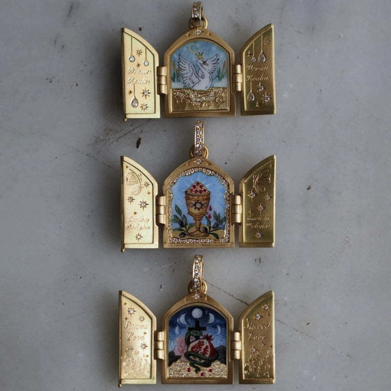 Floral Locket Pendant Necklace [T8D0QF7B]