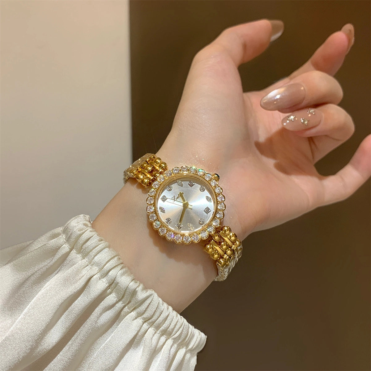 Floral Mother-of-Pearl Bracelet Watch [VRTAZ3S0]